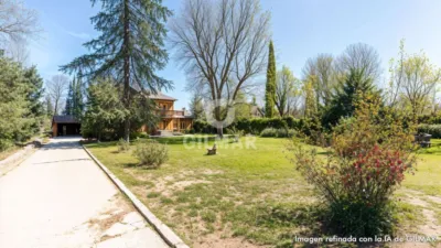 Chalet in Villafranca del Castillo photo 2