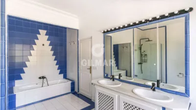 Chalet in Villafranca del Castillo photo 40