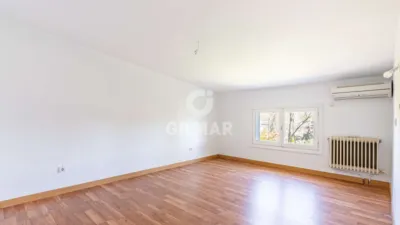 Chalet in Villafranca del Castillo photo 43