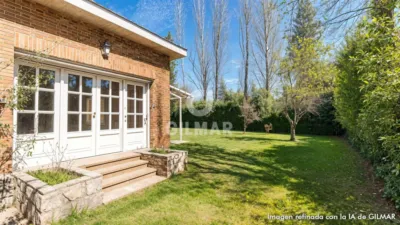 Chalet in Villafranca del Castillo photo 5