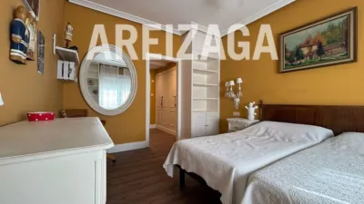 Piso en alquiler en Plaza de Zaragoza, Centro (San Sebastián - Donostia) de 2.240 €<span>/mes</span>
