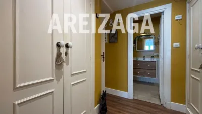 Piso en alquiler en Plaza de Zaragoza, Centro (San Sebastián - Donostia) de 2.240 €<span>/mes</span>