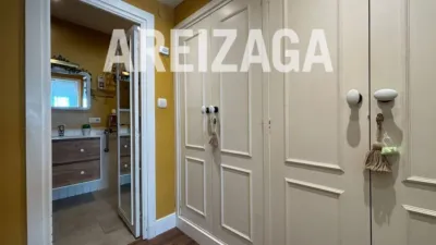 Piso en alquiler en Plaza de Zaragoza, Centro (San Sebastián - Donostia) de 2.240 €<span>/mes</span>