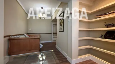 Piso en alquiler en Plaza de Zaragoza, Centro (San Sebastián - Donostia) de 2.240 €<span>/mes</span>