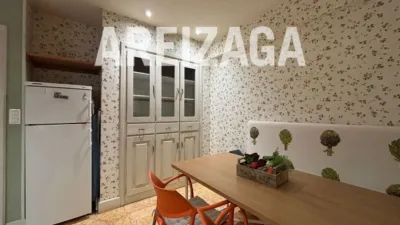 Piso en alquiler en Plaza de Zaragoza, Centro (San Sebastián - Donostia) de 2.240 €<span>/mes</span>