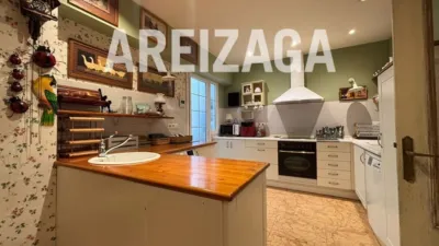 Piso en alquiler en Plaza de Zaragoza, Centro (San Sebastián - Donostia) de 2.240 €<span>/mes</span>
