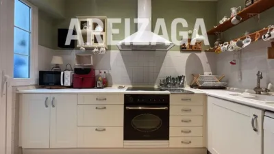 Piso en alquiler en Plaza de Zaragoza, Centro (San Sebastián - Donostia) de 2.240 €<span>/mes</span>