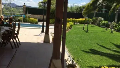 Chalet for sale in Maruri, 3-storey property with 5 bedrooms, kitchen, living room and 4 bathrooms. Garage for 4 cars, txoko, terrace and pool. Includes garden area. The chalet features internal elevator access. Many improvements made. Must be seen. photo 17