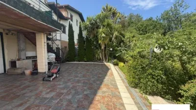 Chalet for sale in Maruri, 3-storey property with 5 bedrooms, kitchen, living room and 4 bathrooms. Garage for 4 cars, txoko, terrace and pool. Includes garden area. The chalet features internal elevator access. Many improvements made. Must be seen. photo 20