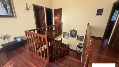 Chalet for sale in Maruri, 3-storey property with 5 bedrooms, kitchen, living room and 4 bathrooms. Garage for 4 cars, txoko, terrace and pool. Includes garden area. The chalet features internal elevator access. Many improvements made. Must be seen. photo 31