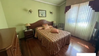 Chalet for sale in Maruri, 3-storey property with 5 bedrooms, kitchen, living room and 4 bathrooms. Garage for 4 cars, txoko, terrace and pool. Includes garden area. The chalet features internal elevator access. Many improvements made. Must be seen. photo 33