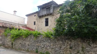Stone house with 3 floors, large attic, patio, garage and garden next to Villarcayo. Ground floor: entrance hall, kitchen, pantry and stables. First floor: bathroom, lower kitchen, dining room and four bedrooms. Attic: open plan for rural business, very close to Villarcayo. Visit it without any commitment! photo 6