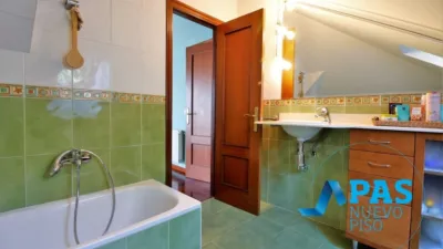 Casa pareada en venta en Calle del Bosque, Muriedas (Camargo) de 350.000 €