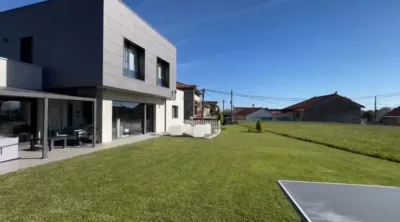 Chalet on Calle de la Llanilla photo 3