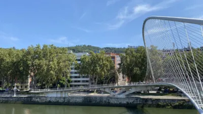 Dúplex en venta en Campo Volantín Ibiltokia, Castaños (Distrito Uribarri. Bilbao) de 539.000 €