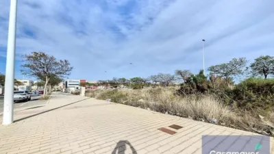 Terreno en venta en Carrer Josep Lluis Sert - Más