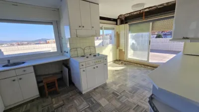 Piso en Avda. Murrieta photo 5