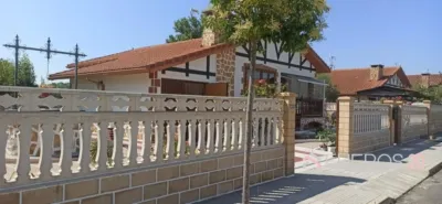 Chalet en venta en Pomar, Pomar (Medina de Pomar) de 250.000 €