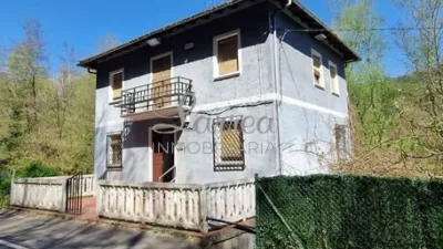 House on Basauntz Street photo 26