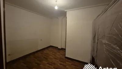 Apartment on Gregorio Uzquiano Street photo 16