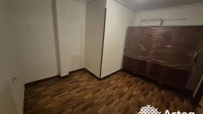 Apartment on Gregorio Uzquiano Street photo 17