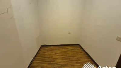 Apartment on Gregorio Uzquiano Street photo 20