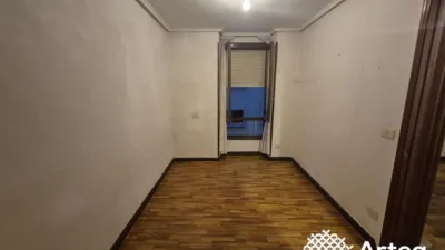 Apartment on Gregorio Uzquiano Street photo 8
