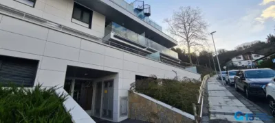 Penthouse at 21 Santio Zeharra Street photo 8