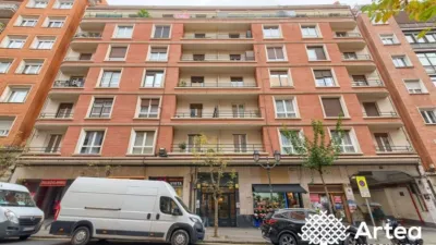 Piso en venta en Alameda de Urquijo, cerca de Plaza Indautxu, Abando Hurtado de Amézaga (Distrito Abando. Bilbao) de 699.900 €