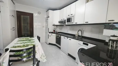 Apartment in Lasesarre photo 17