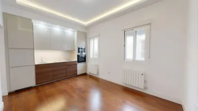 Apartment on Conde de Peñalver Street photo 2