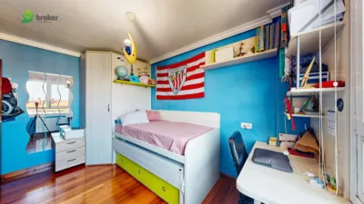 Piso en venta en San Bartolomer Etorbidea, Bagatza-San Vicente (Barakaldo) de 299.900 €