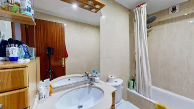 Piso en venta en San Bartolomer Etorbidea, Bagatza-San Vicente (Barakaldo) de 299.900 €
