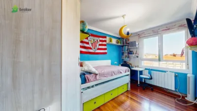 Piso en venta en San Bartolomer Etorbidea, Bagatza-San Vicente (Barakaldo) de 299.900 €