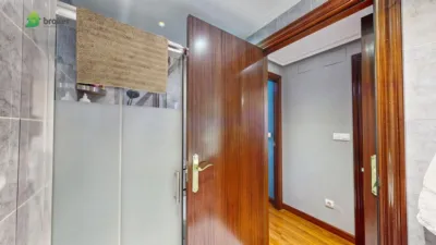 Piso en venta en San Bartolomer Etorbidea, Bagatza-San Vicente (Barakaldo) de 299.900 €