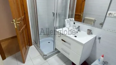 Piso en alquiler en Monasterio de Las Pelayas, Centro (Oviedo)