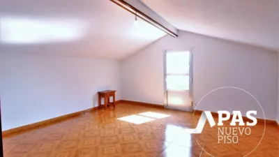 Semi-detached house on Barrio Moncobe Street photo 8