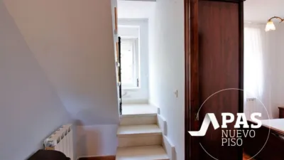Semi-detached house on Barrio Moncobe Street photo 13