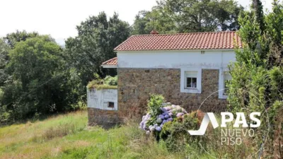 Semi-detached house on Barrio Moncobe Street photo 9