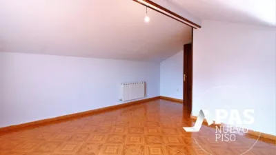 Semi-detached house on Barrio Moncobe Street photo 36