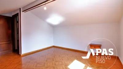 Semi-detached house on Barrio Moncobe Street photo 33