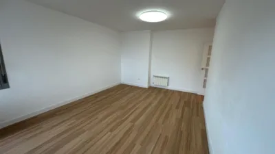 Piso en calle Martxoak 8 Etorbidea photo 4