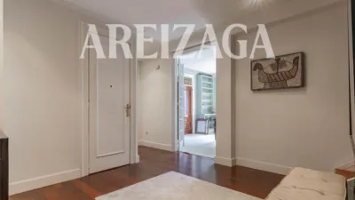 Apartment on Urbieta Street photo 20
