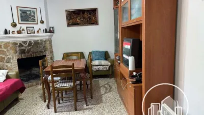House in Single-Family Home on Ground Floor in Villaves photo 5