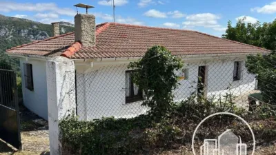 House in Single-Family Home on Ground Floor in Villaves photo 2