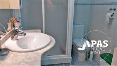 Apartment on Calle de Gerona photo 9