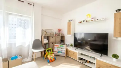 Apartment in Plaza de Cuatro Caminos photo 2