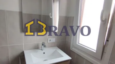 Apartment with Bar Frontage in Medina de Pomar photo 5