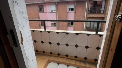 Apartment in Lasesarre photo 2