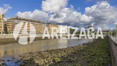 Piso en venta en Ramón María Lili Pasealekua, 3, Gros (San Sebastián - Donostia) de 2.375.000 €
